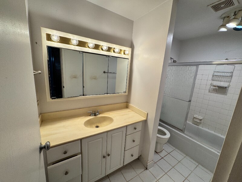 Building Photo - 6139 Knoll Wood Rd