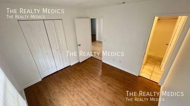 Building Photo - 1984 Agora Cir SE