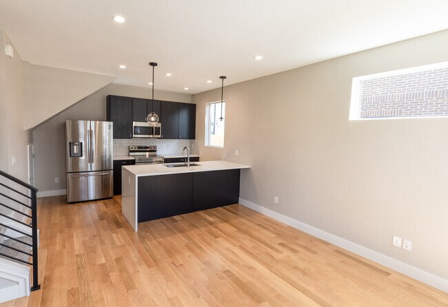 Building Photo - 1294 Stuart St