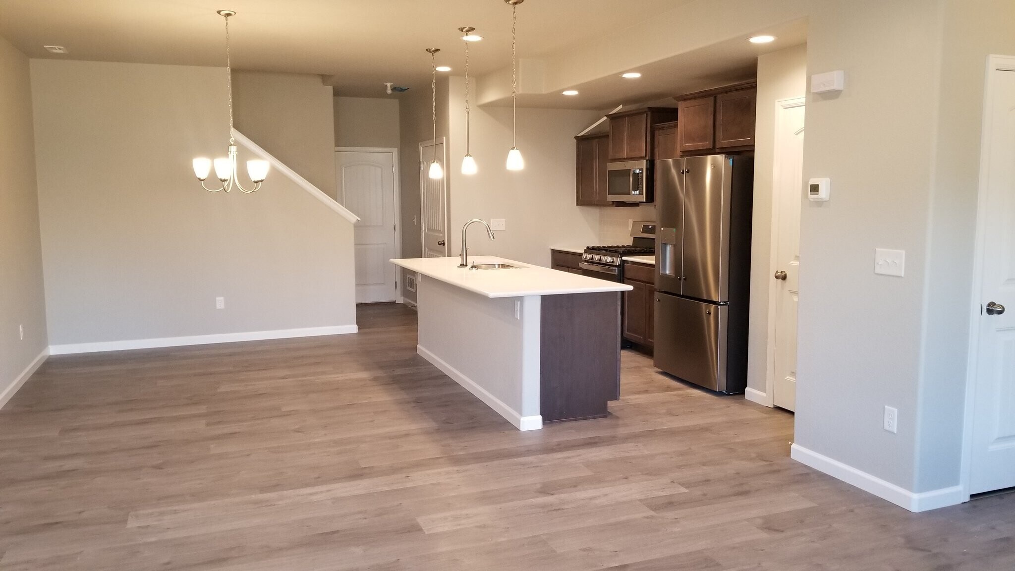 Building Photo - 1055 Petra Heights