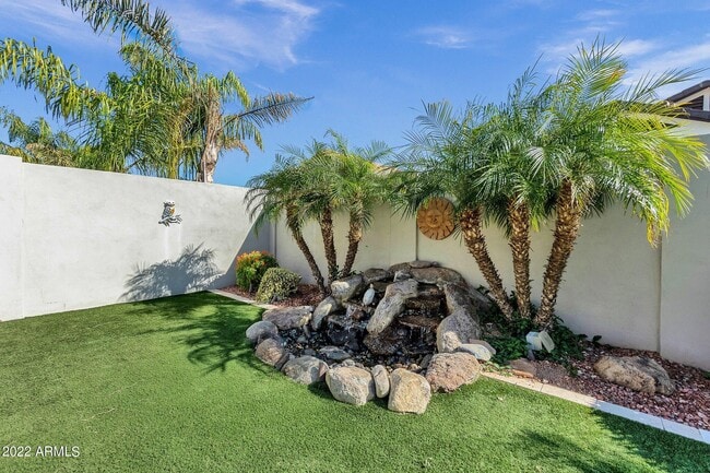 Building Photo - 10807 W El Cortez Pl