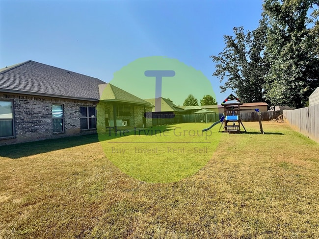 Building Photo - 4/2 home in Deatsville! Move in ready!