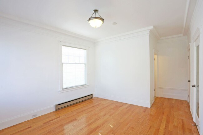 Building Photo - 312 20th Ave