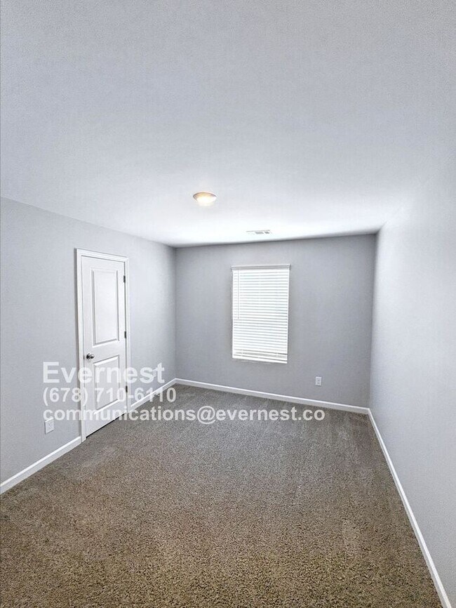 Building Photo - Spacious 4 Bed, 2.5 Bath Home with Attached 2-Car Garage