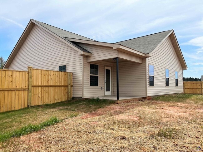 Building Photo - 202 Red Tail Cir