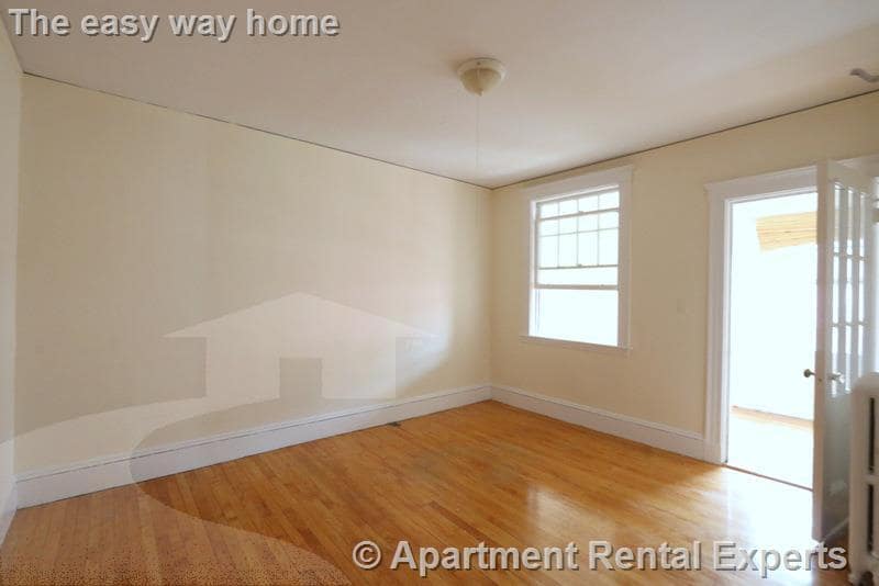 Building Photo - 14 Centre St