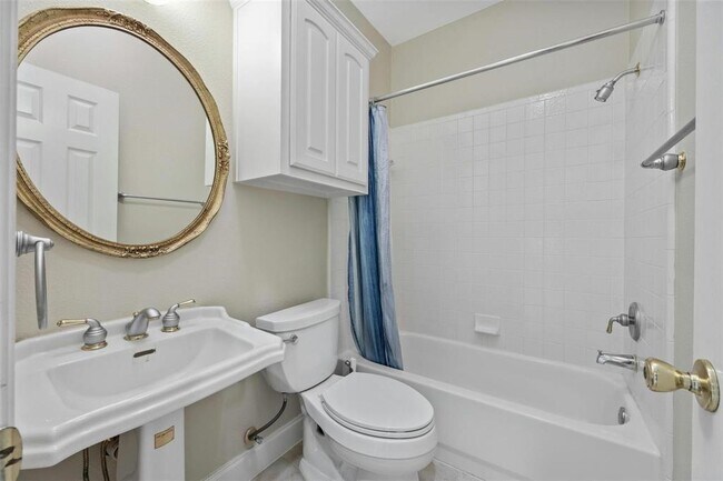 Building Photo - 10700 Hastings Ln