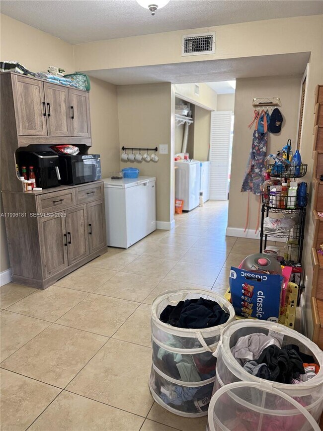 Building Photo - 11109 NW 37th St