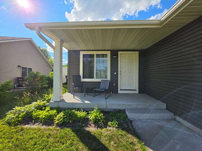 Building Photo - FREE SEPTEMBER RENT for this Spacious 4-Bedroom Home with Vaulted Ceilings with Finished Basement...