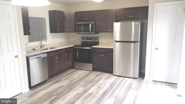 Building Photo - 22 Bridle Path