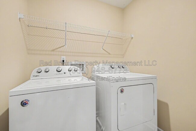 Building Photo - 5013 Spring Arbor Ln