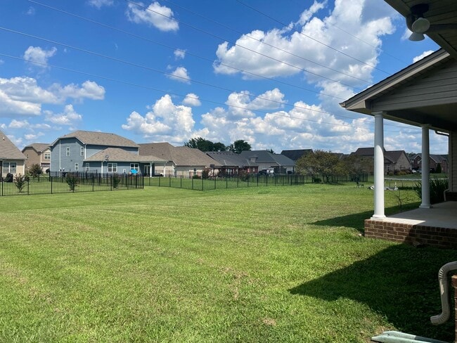 Building Photo - Executive Living!