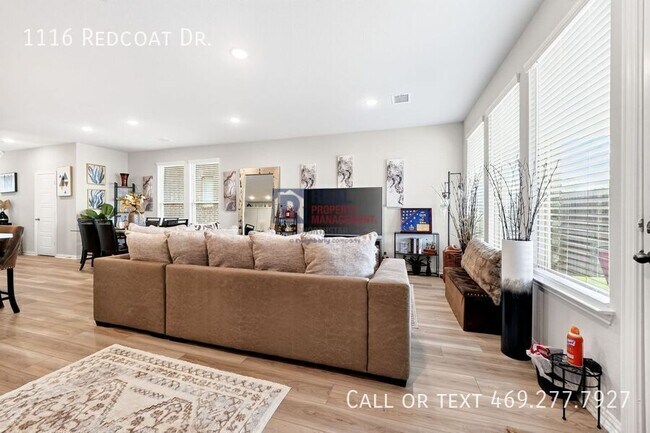 Building Photo - 1116 Redcoat Dr