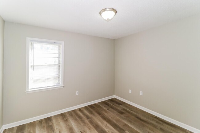 Building Photo - 6505 Deermont Dr