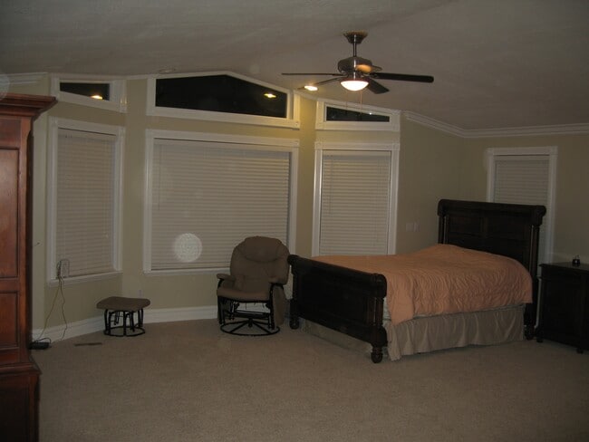 Building Photo - 1005 E 750 S