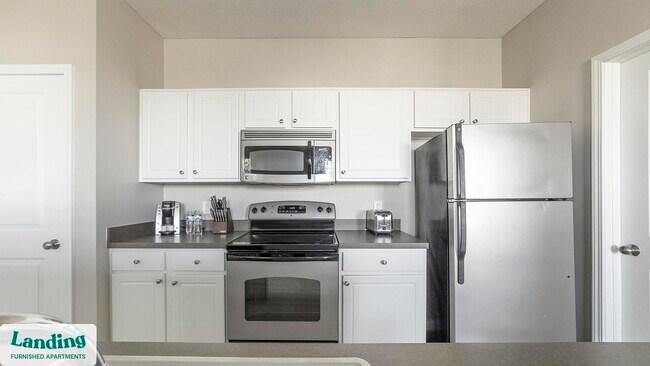 Building Photo - 6460 Chelsea Glen Dr