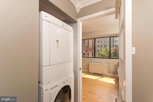 Building Photo - 1245 13th St NW