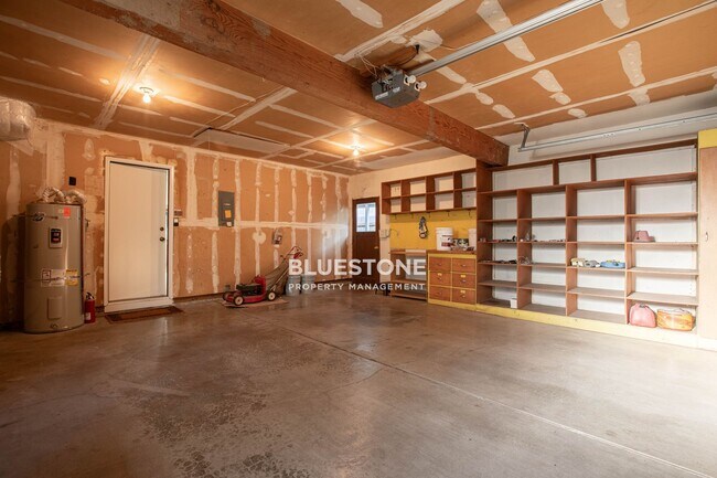 Building Photo - Sweet 3 bedroom 2 bath home in Beaverton available now!