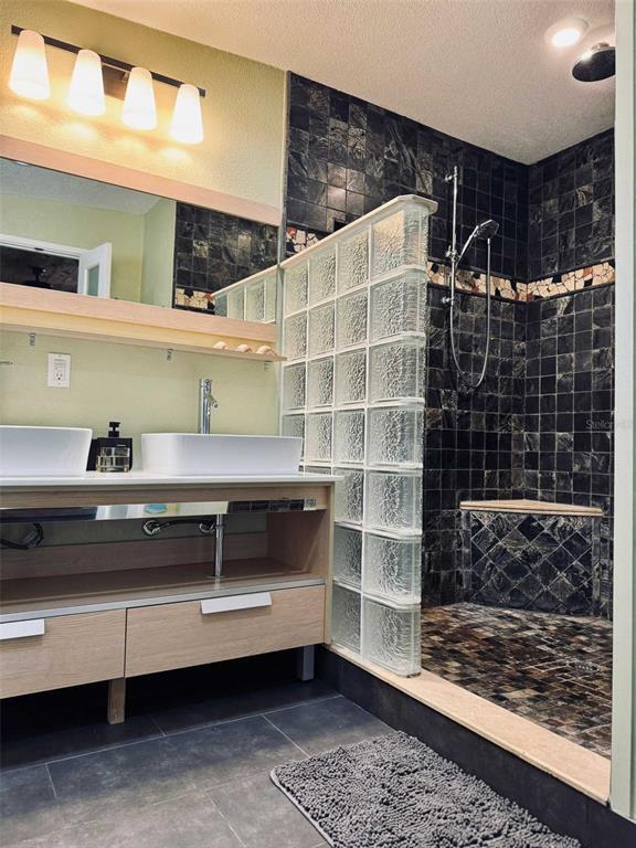 Building Photo - 3012 Grand View Ave