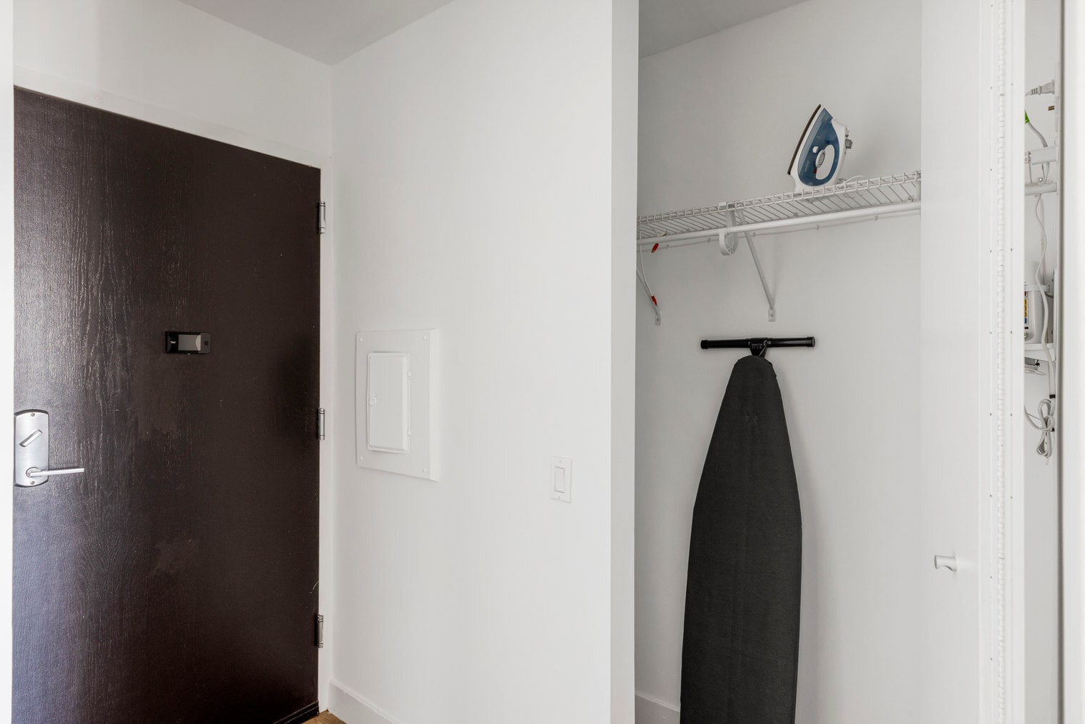 Building Photo - 2625 N Clark St