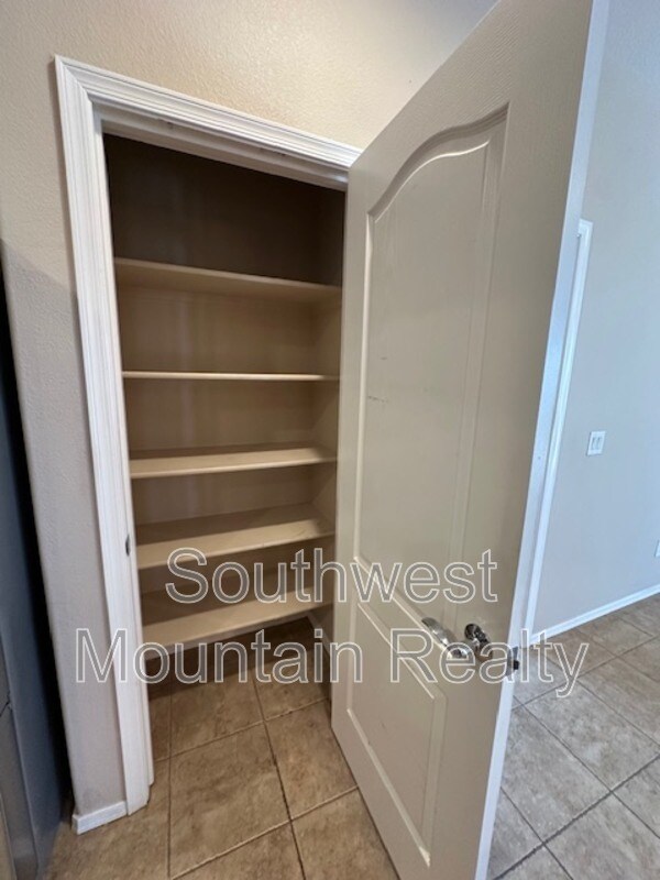 Building Photo - 4245 E Ficus Way