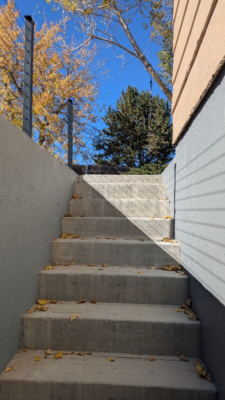 Building Photo - 2882 Ridge Dr