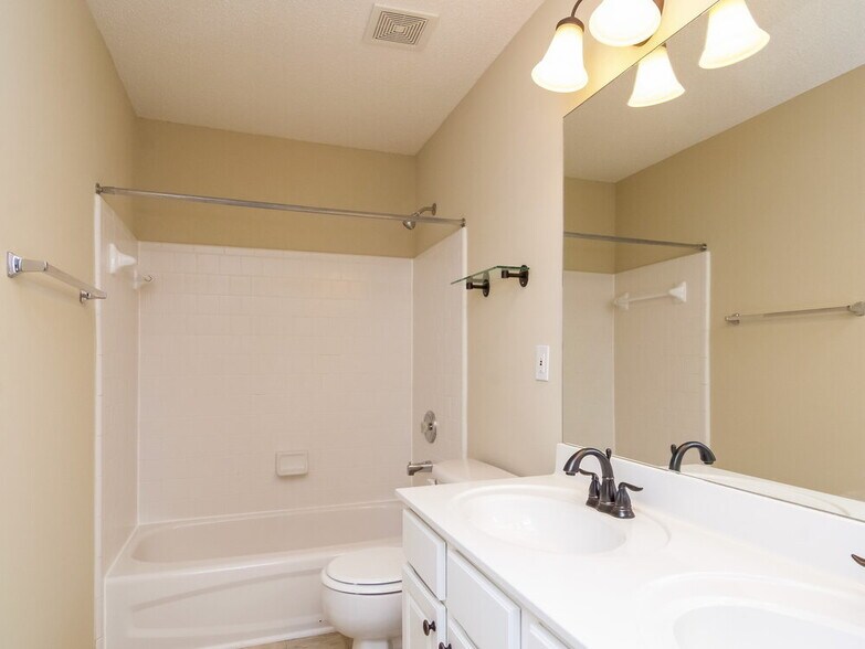 Building Photo - 3515 Ridgefair Dr