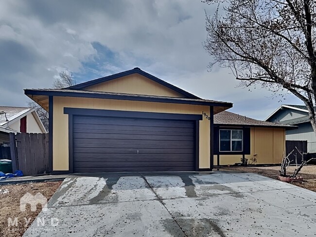 Primary Photo - 1290 Stardust St