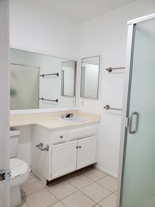 2nd Bd Rm Bath - 1823 11th St