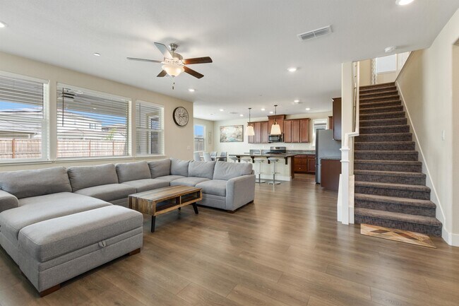 Building Photo - 10068 Carinata Dr
