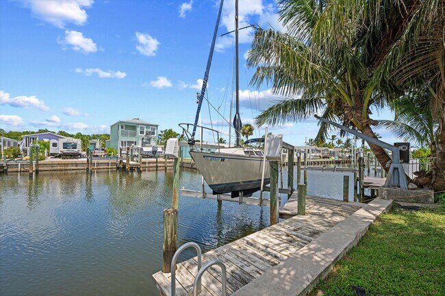 Building Photo - 96 Aqua Ra Dr