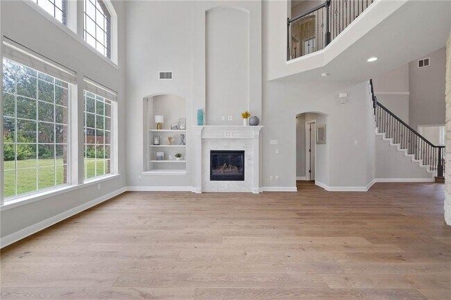 Building Photo - 3000 Welton Cliff Dr