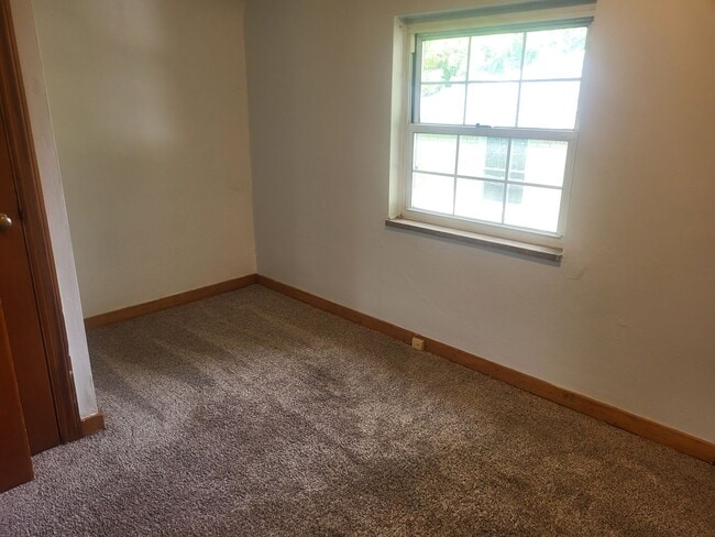 Building Photo - Beautiful 3 bedroom in Verona!