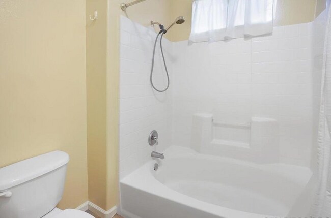 Building Photo - 39741 Columbia Union Dr