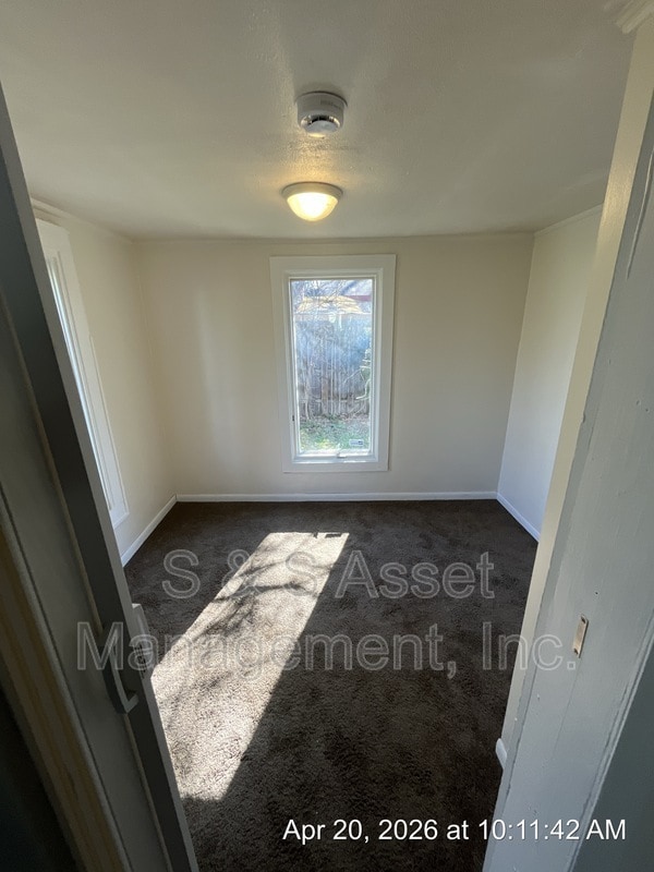 Building Photo - 300 E Everettdale Ave