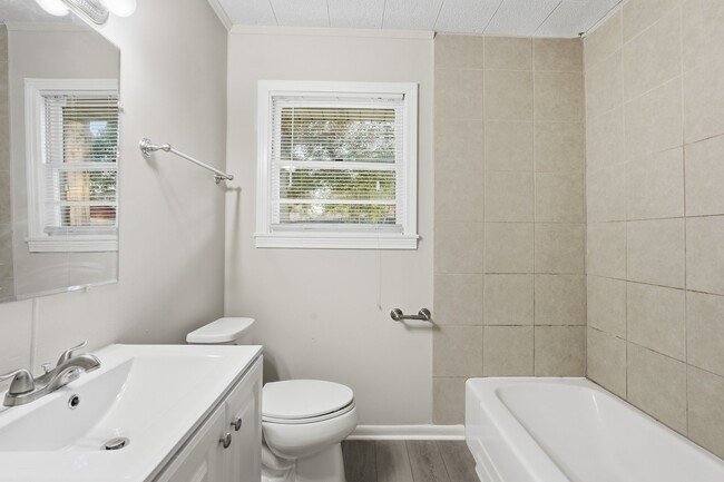 Building Photo - 2918 Tarpey Ave