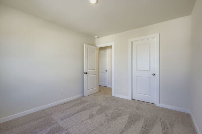 Building Photo - 8023 Heroes Hall Dr