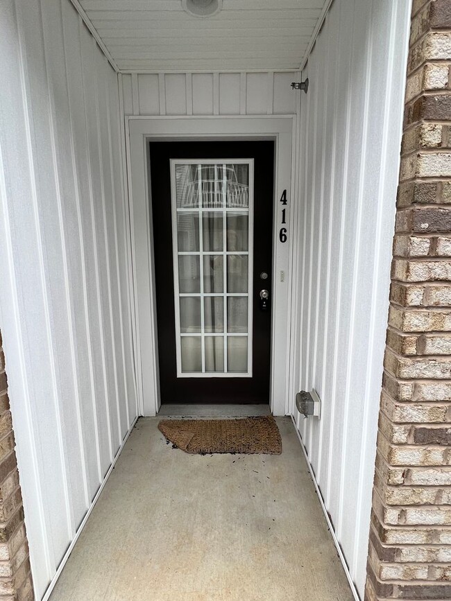 Building Photo - 2-bedroom 2.5 bath Luxury Townhome located...