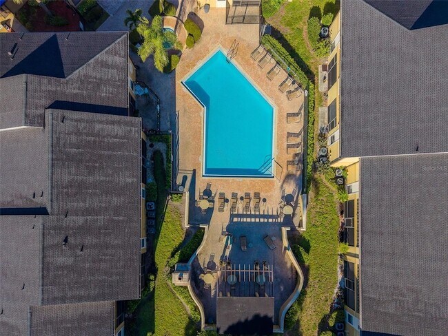 Building Photo - 12293 Sailwinds Dr