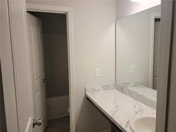 Building Photo - 647 Skye Dr