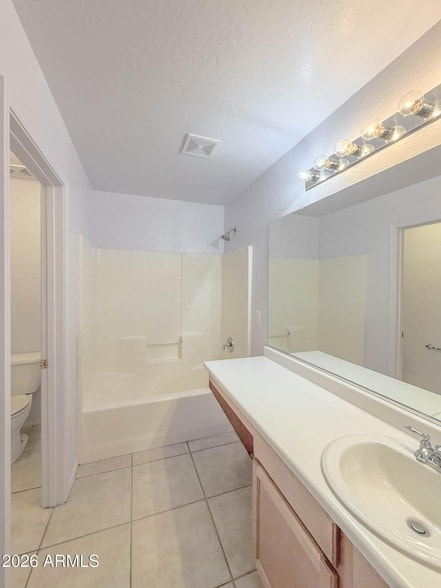 Building Photo - 5216 W Albeniz Pl