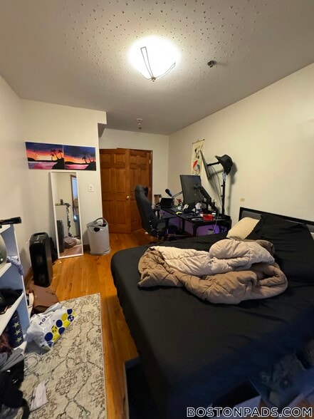 Building Photo - 102 Allston St