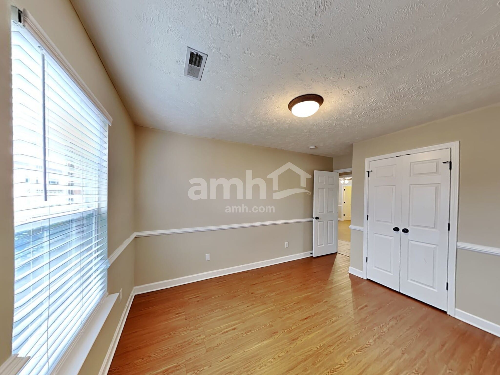 Building Photo - 6005 Mountview Dr