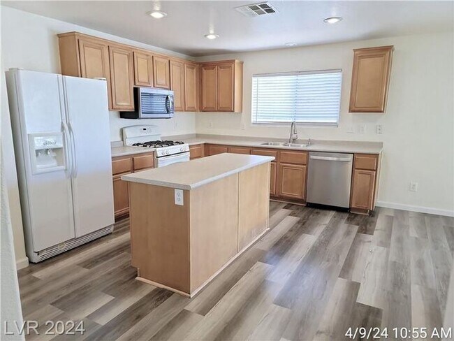 Building Photo - COMING SOON - Ready no later than the end of February!