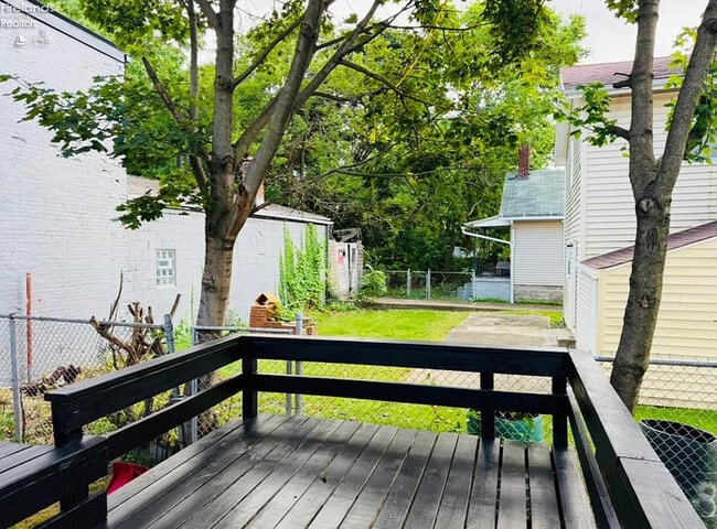 Building Photo - house