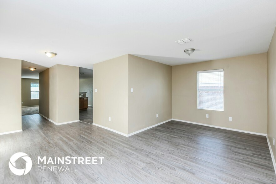 Building Photo - 4913 Water Ridge Ln