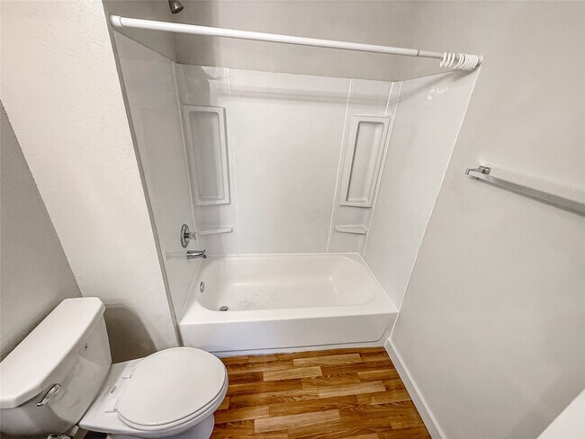 Building Photo - 10535 Mills Rd