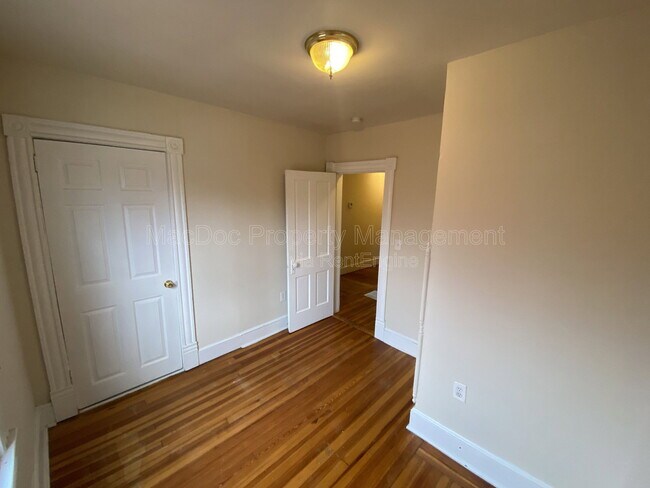 Building Photo - 320 Wolfe St