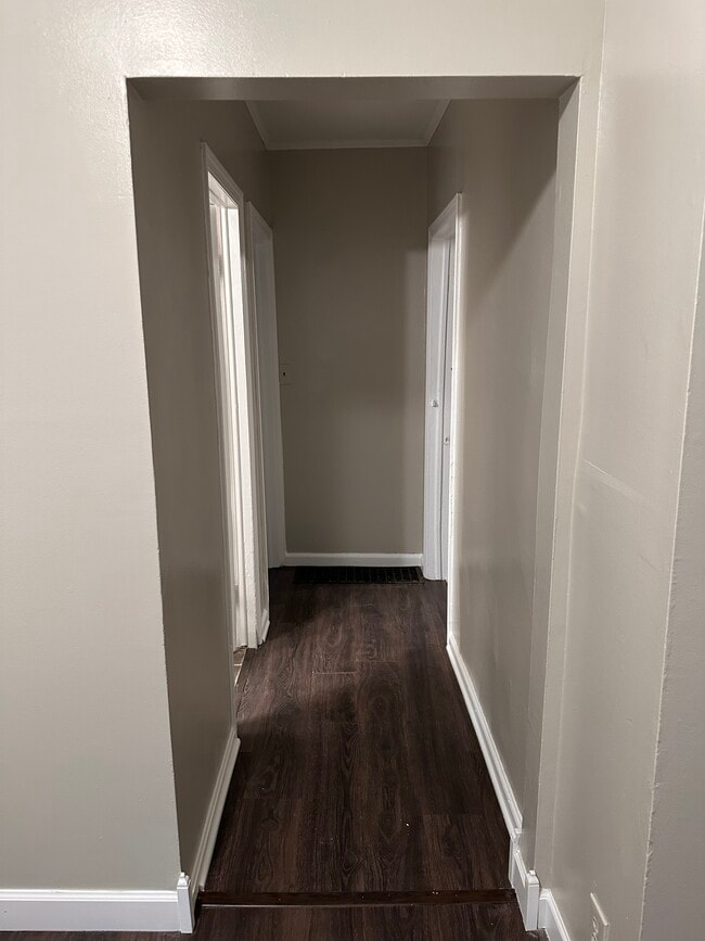 Building Photo - Sullivant