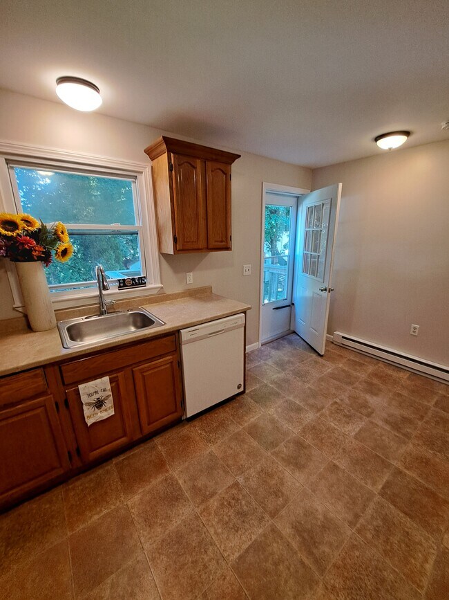 Building Photo - 535 Boswell Ave